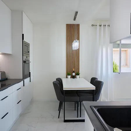 Casa Loresa Silver - By Welcomely *